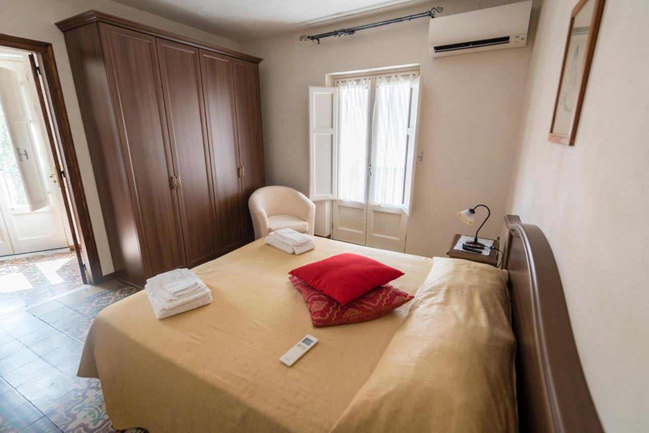 Casa Lucia Apartment Castelbuono  Bagian luar foto